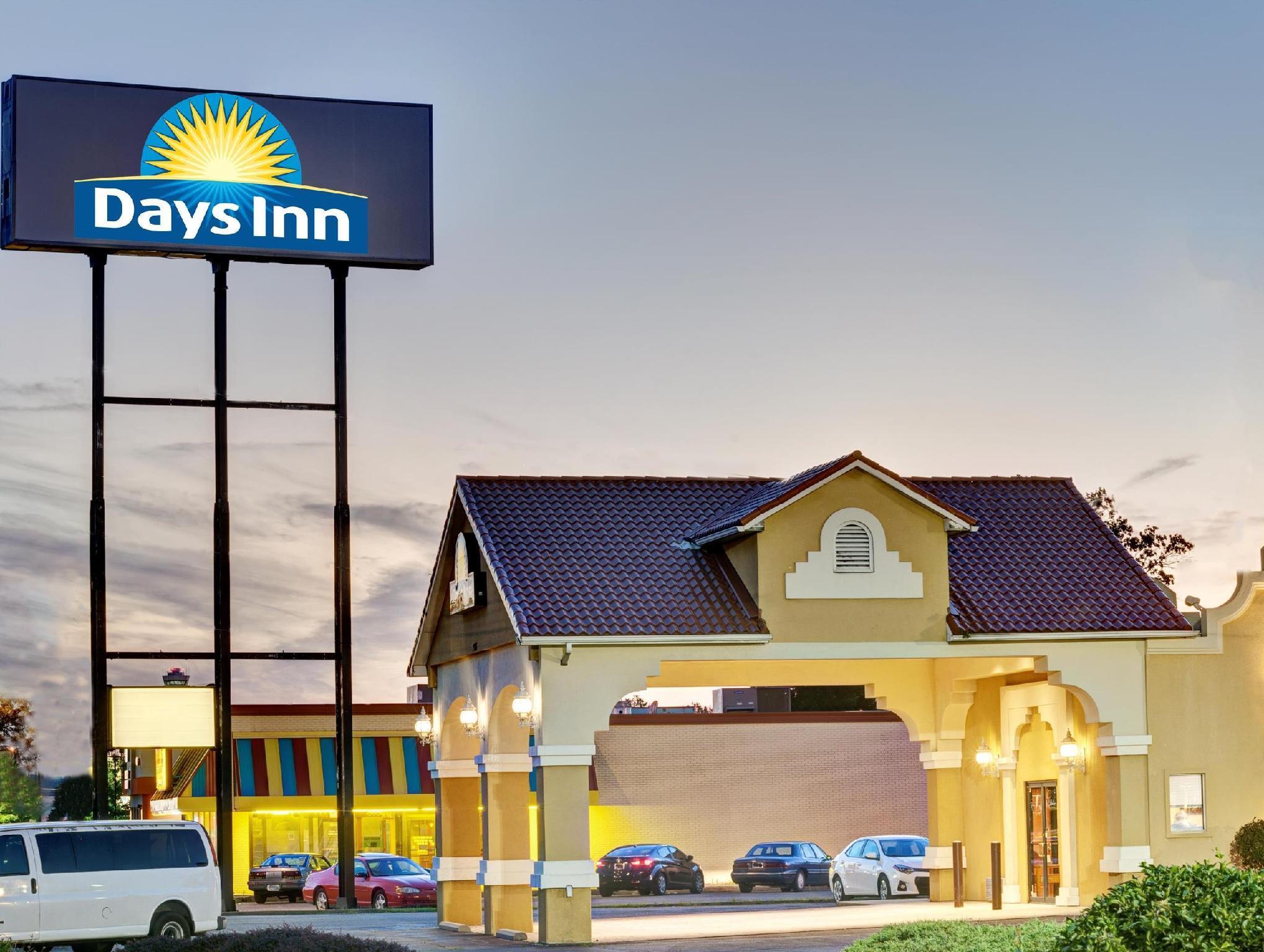 Days Inn By Wyndham Louisville Airport Fair And Expo Center Exteriér fotografie