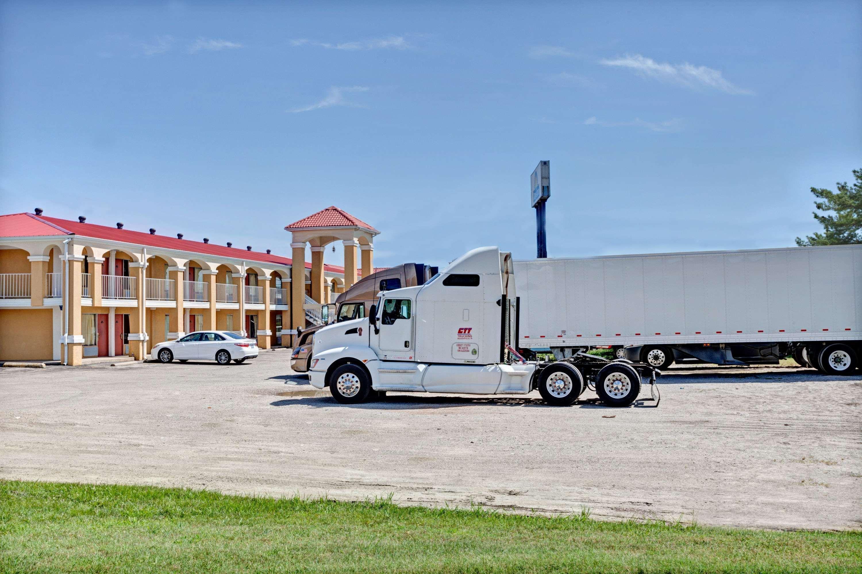 Days Inn By Wyndham Louisville Airport Fair And Expo Center Exteriér fotografie